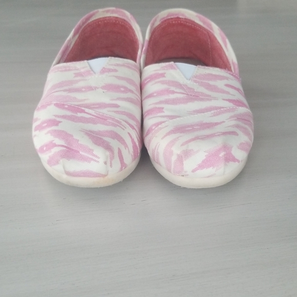 Tom's Pink and White Tribal - Picture 7 of 7